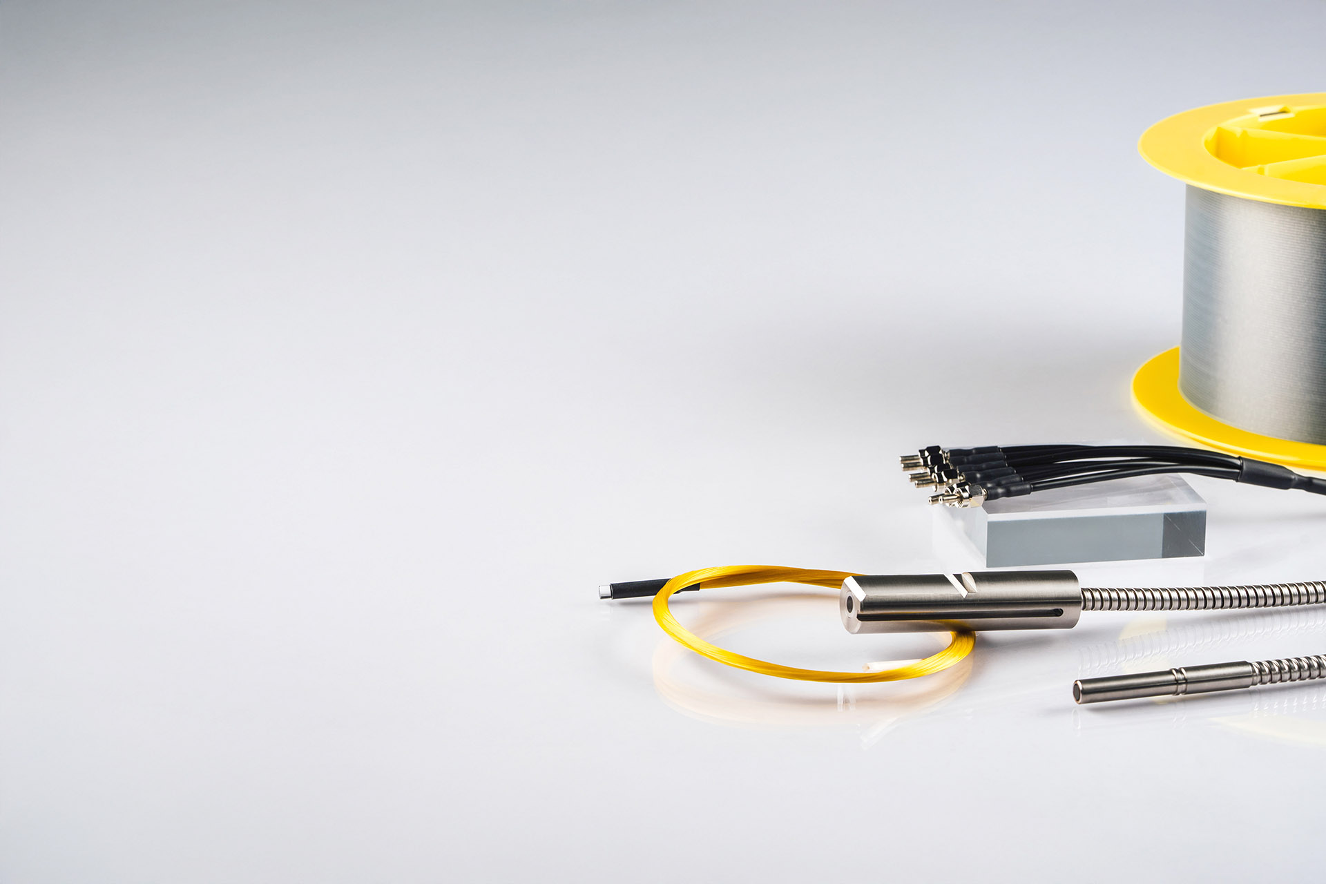 Faseroptische Lösungen für Laser, Industrie und Medizin / Fiber Optic Solutions for Laser, Industry, and Medicine